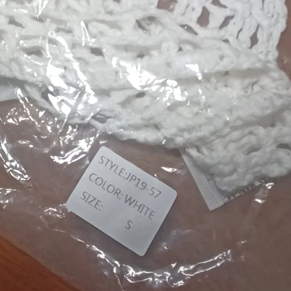 NWT OLIVACEOUS White Crochet Coverup Shorts Women’s - Picture 3 of 10